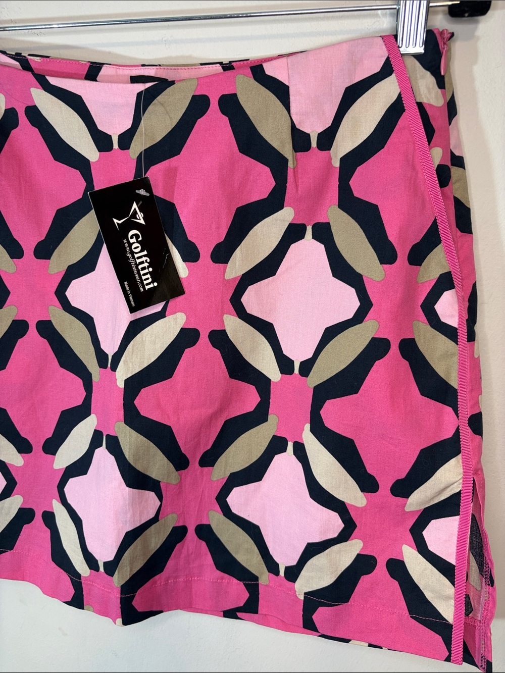NWT Retro Pink Geometric Print Golf Skirt With Skort Shorts Pockets